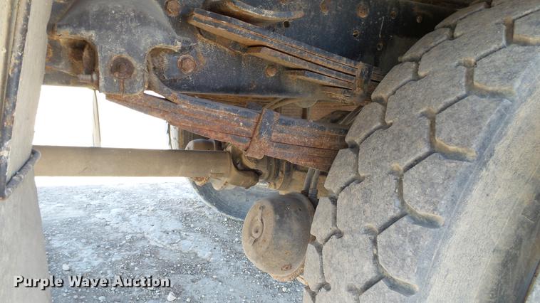 image for item EE9328 1997 Mack CS200P flatbed truck