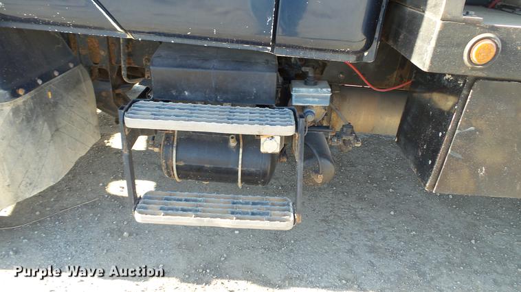 image for item EE9328 1997 Mack CS200P flatbed truck