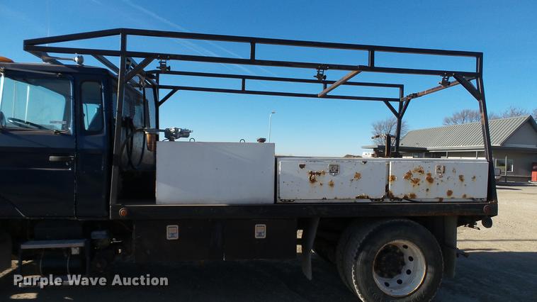 image for item EE9328 1997 Mack CS200P flatbed truck