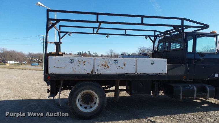 image for item EE9328 1997 Mack CS200P flatbed truck