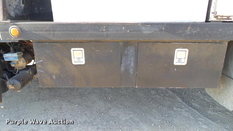 image for item EE9328 1997 Mack CS200P flatbed truck