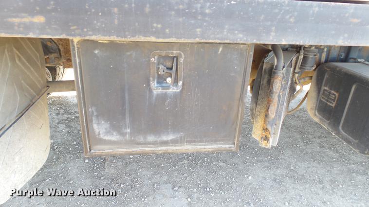 image for item EE9328 1997 Mack CS200P flatbed truck