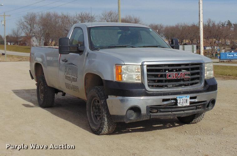 image for item EE9330 2008 GMC Sierra 2500HD pickup truck