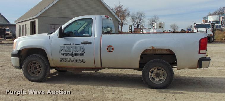 image for item EE9330 2008 GMC Sierra 2500HD pickup truck