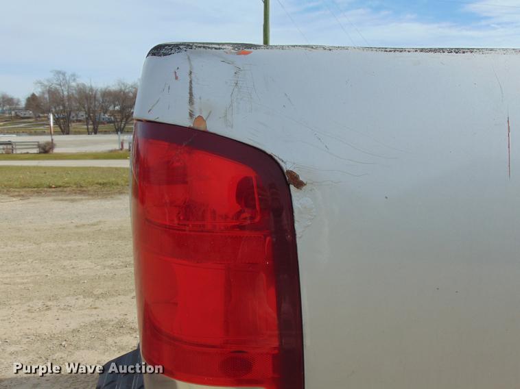 image for item EE9330 2008 GMC Sierra 2500HD pickup truck