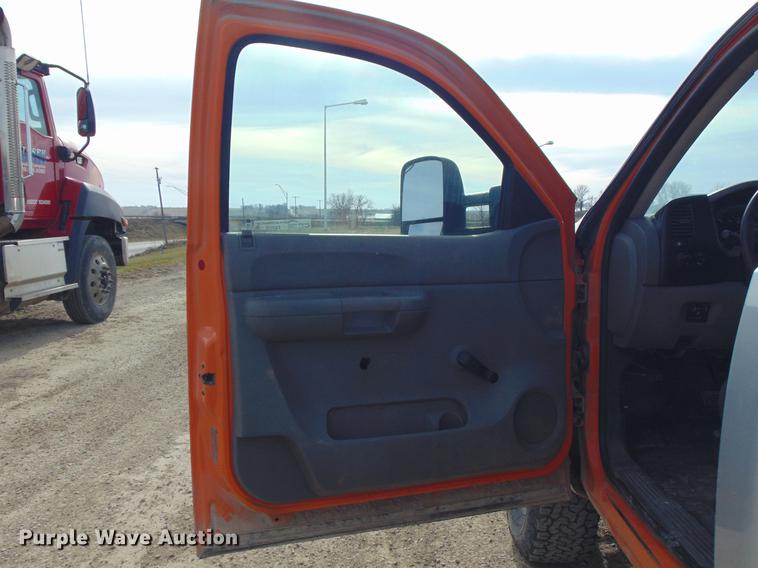 image for item EE9330 2008 GMC Sierra 2500HD pickup truck