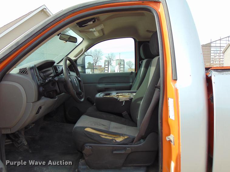 image for item EE9330 2008 GMC Sierra 2500HD pickup truck