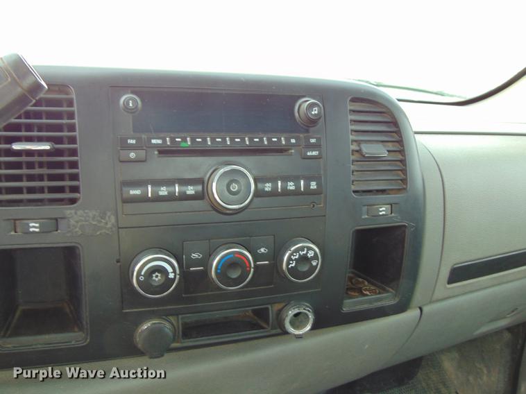 image for item EE9330 2008 GMC Sierra 2500HD pickup truck