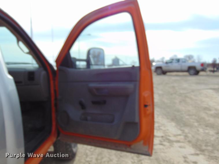 image for item EE9330 2008 GMC Sierra 2500HD pickup truck