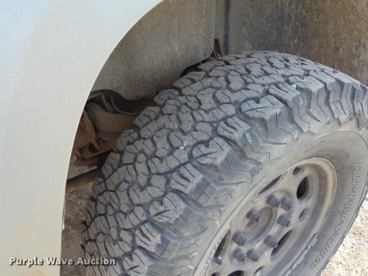 image for item EE9330 2008 GMC Sierra 2500HD pickup truck