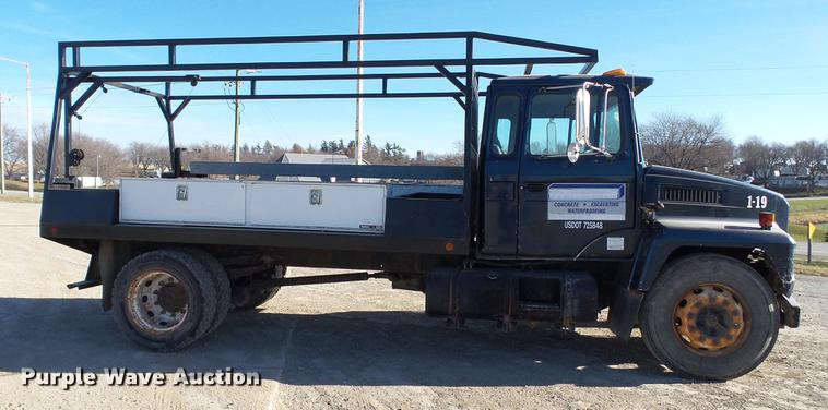 image for item EE9332 1993 Mack CS200P flatbed truck