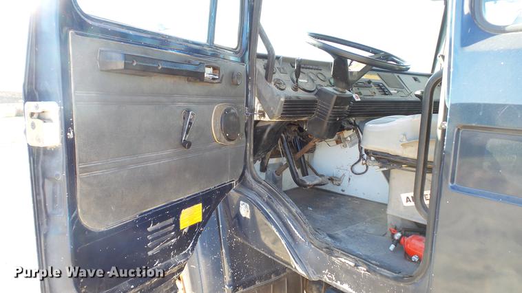 image for item EE9332 1993 Mack CS200P flatbed truck