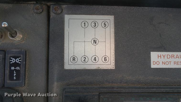 image for item EE9332 1993 Mack CS200P flatbed truck