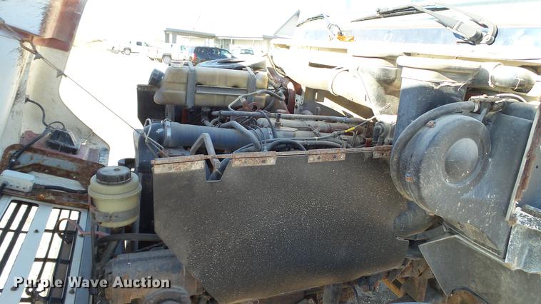 image for item EE9332 1993 Mack CS200P flatbed truck