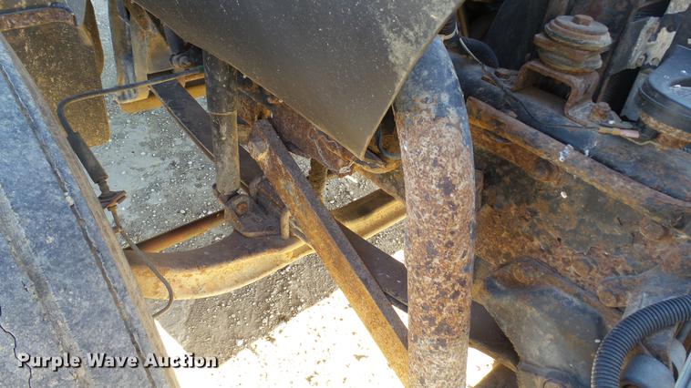 image for item EE9332 1993 Mack CS200P flatbed truck