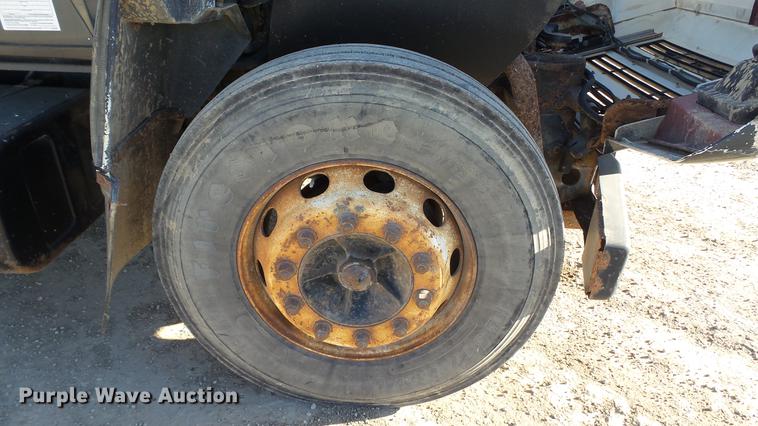 image for item EE9332 1993 Mack CS200P flatbed truck