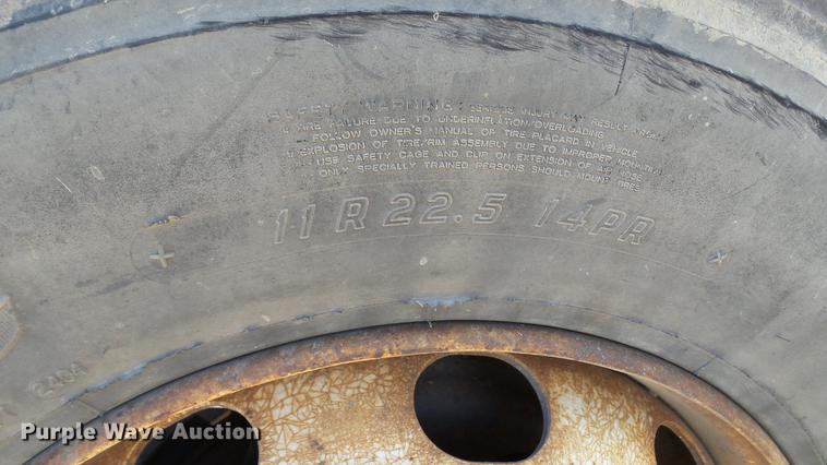 image for item EE9332 1993 Mack CS200P flatbed truck