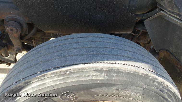 image for item EE9332 1993 Mack CS200P flatbed truck