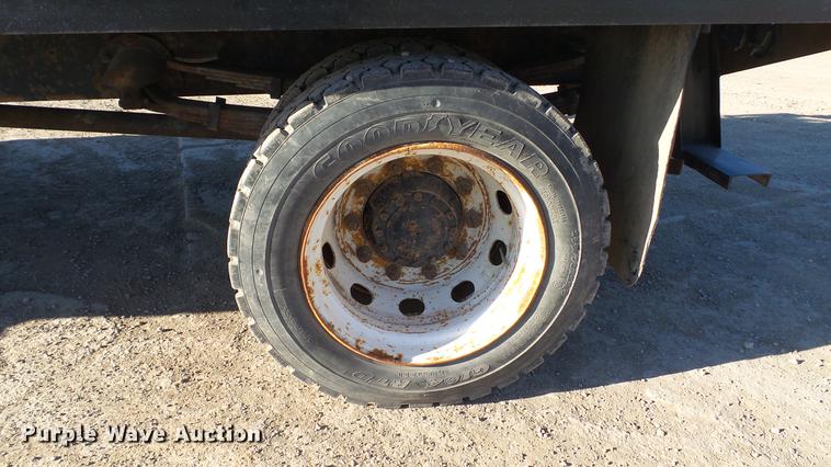 image for item EE9332 1993 Mack CS200P flatbed truck