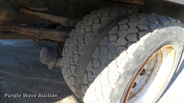 image for item EE9332 1993 Mack CS200P flatbed truck