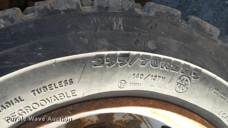 image for item EE9332 1993 Mack CS200P flatbed truck