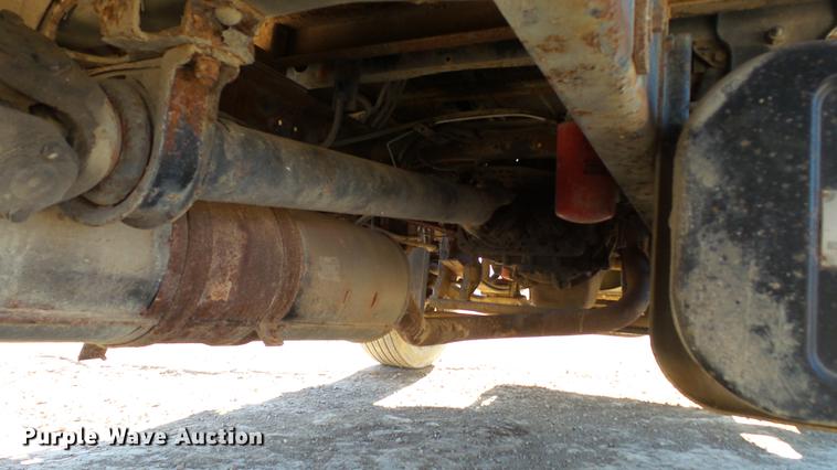 image for item EE9332 1993 Mack CS200P flatbed truck