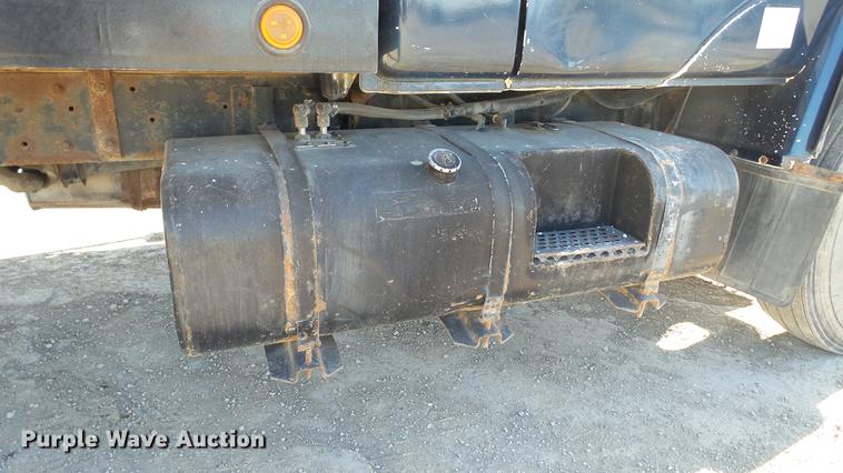 image for item EE9332 1993 Mack CS200P flatbed truck