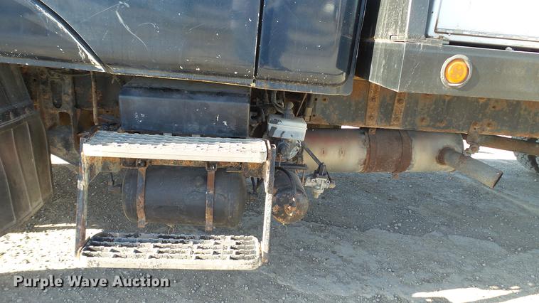 image for item EE9332 1993 Mack CS200P flatbed truck