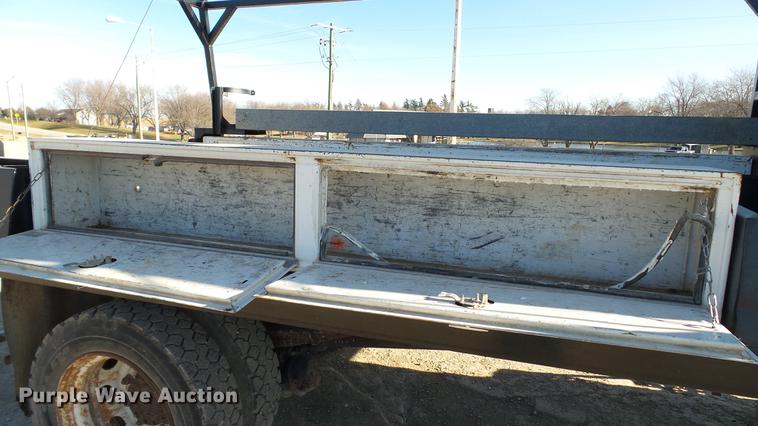 image for item EE9332 1993 Mack CS200P flatbed truck