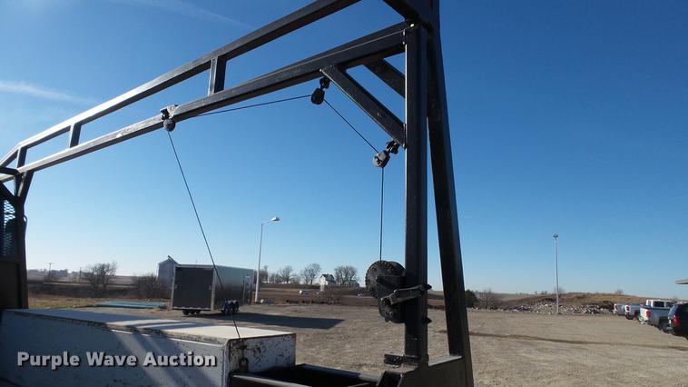 image for item EE9332 1993 Mack CS200P flatbed truck