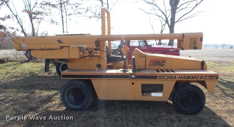 image for item I6492 BMC MH-42 hydra-hammer pavement breaker