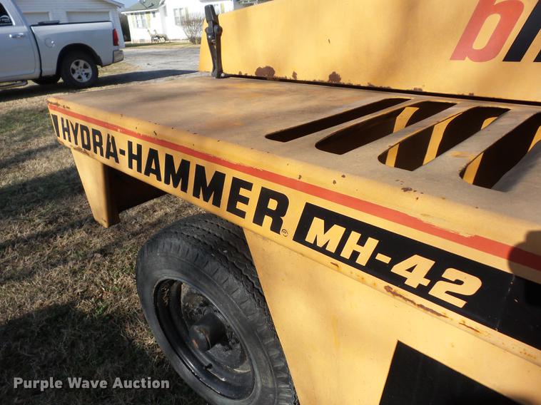 image for item I6492 BMC MH-42 hydra-hammer pavement breaker