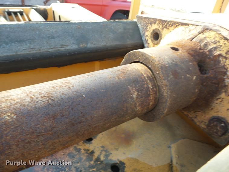 image for item I6492 BMC MH-42 hydra-hammer pavement breaker