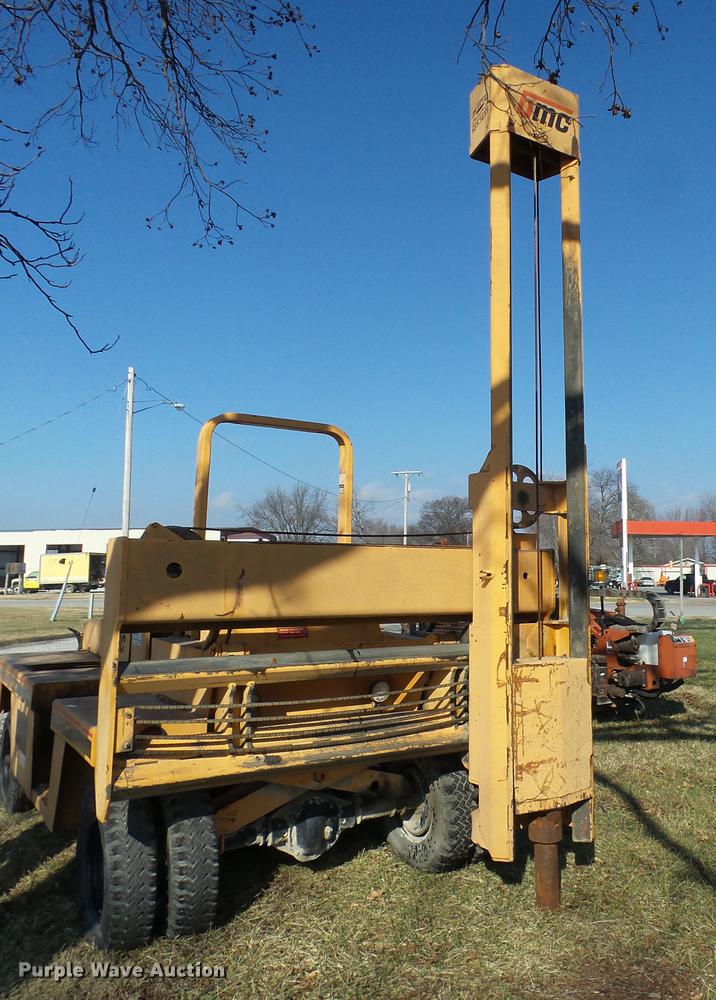 image for item I6492 BMC MH-42 hydra-hammer pavement breaker