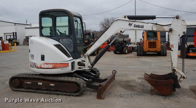 image for item J5562 2003 Bobcat 430G ZHS compact excavator