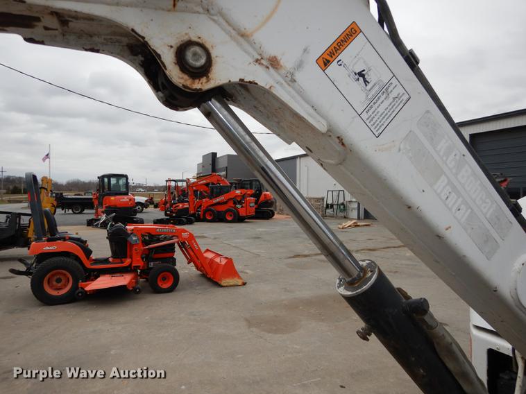 image for item J5562 2003 Bobcat 430G ZHS compact excavator