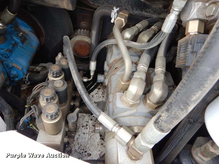 image for item J5562 2003 Bobcat 430G ZHS compact excavator