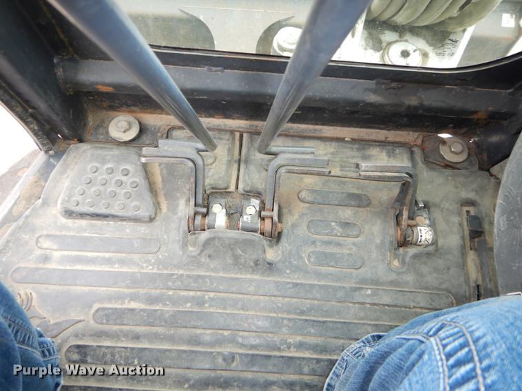 image for item J5562 2003 Bobcat 430G ZHS compact excavator