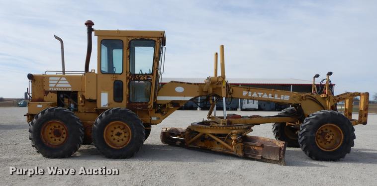 image for item J5613 1983 Fiat-Allis FG95 rigid frame motor grader