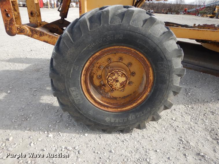 image for item J5613 1983 Fiat-Allis FG95 rigid frame motor grader