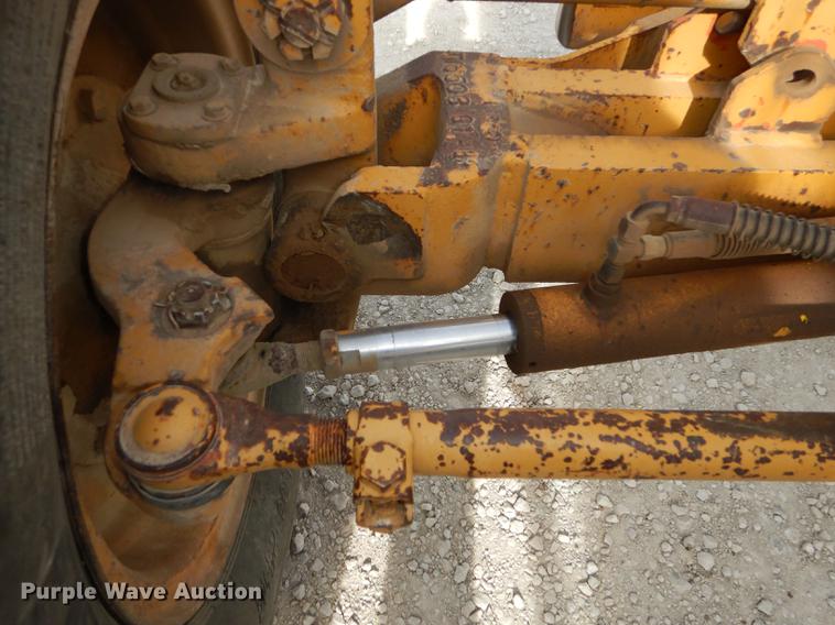 image for item J5613 1983 Fiat-Allis FG95 rigid frame motor grader