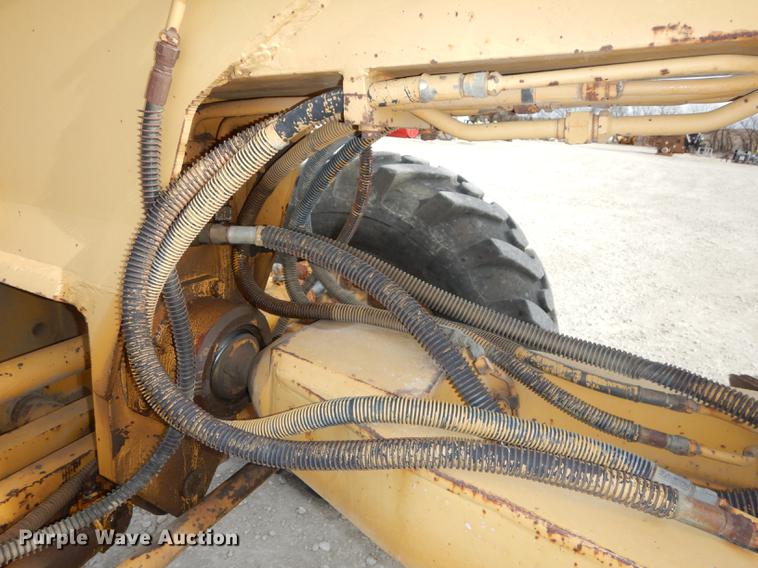 image for item J5613 1983 Fiat-Allis FG95 rigid frame motor grader