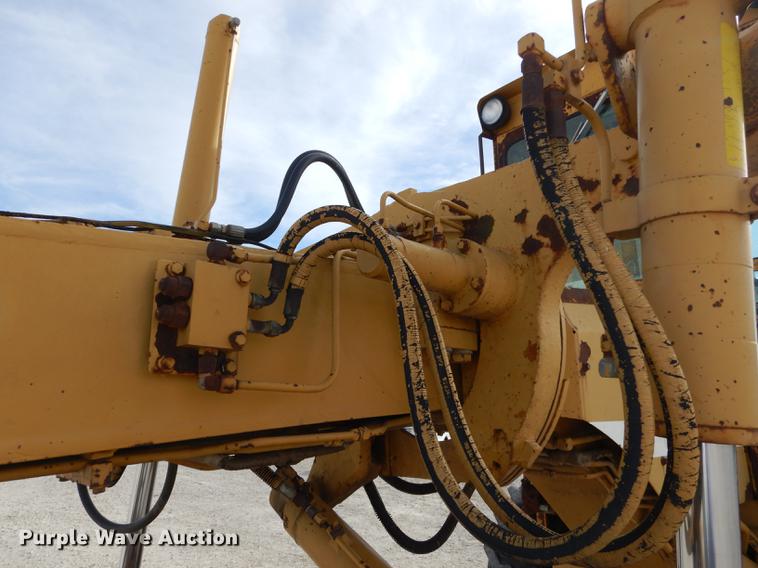 image for item J5613 1983 Fiat-Allis FG95 rigid frame motor grader