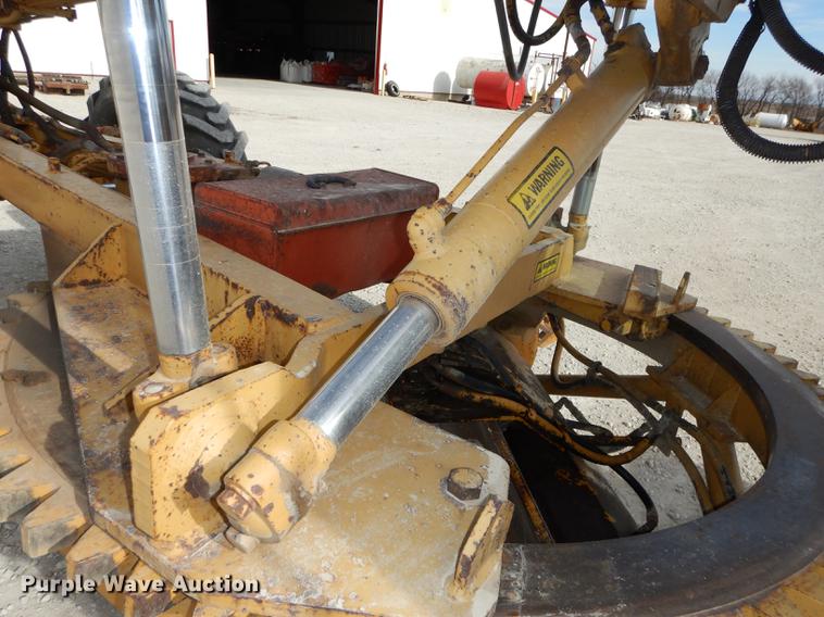 image for item J5613 1983 Fiat-Allis FG95 rigid frame motor grader