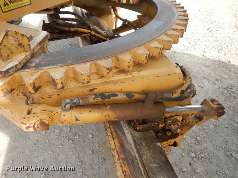 image for item J5613 1983 Fiat-Allis FG95 rigid frame motor grader