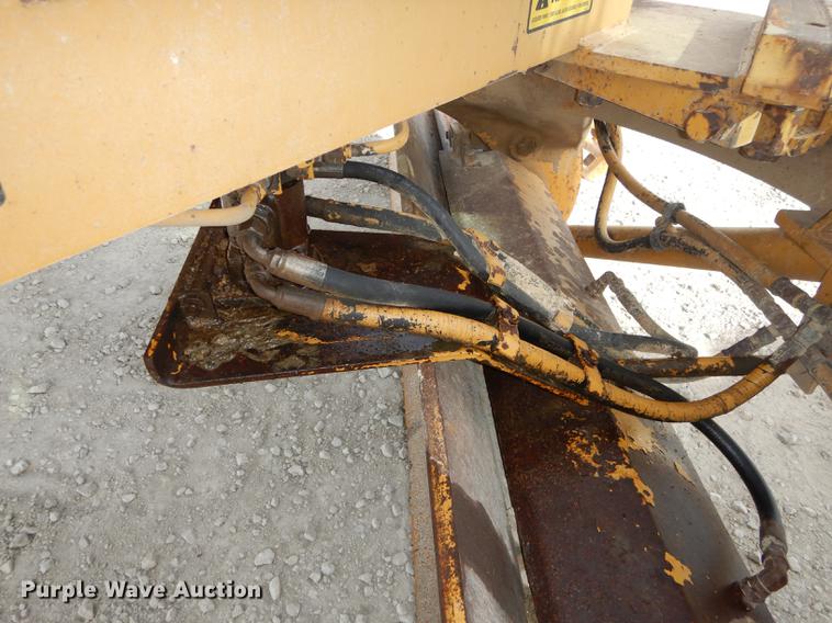 image for item J5613 1983 Fiat-Allis FG95 rigid frame motor grader