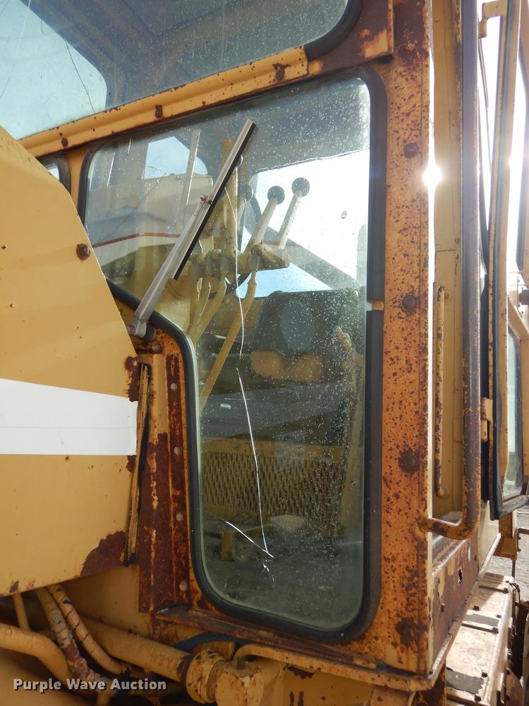 image for item J5613 1983 Fiat-Allis FG95 rigid frame motor grader