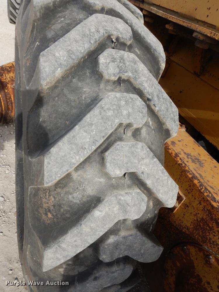 image for item J5613 1983 Fiat-Allis FG95 rigid frame motor grader