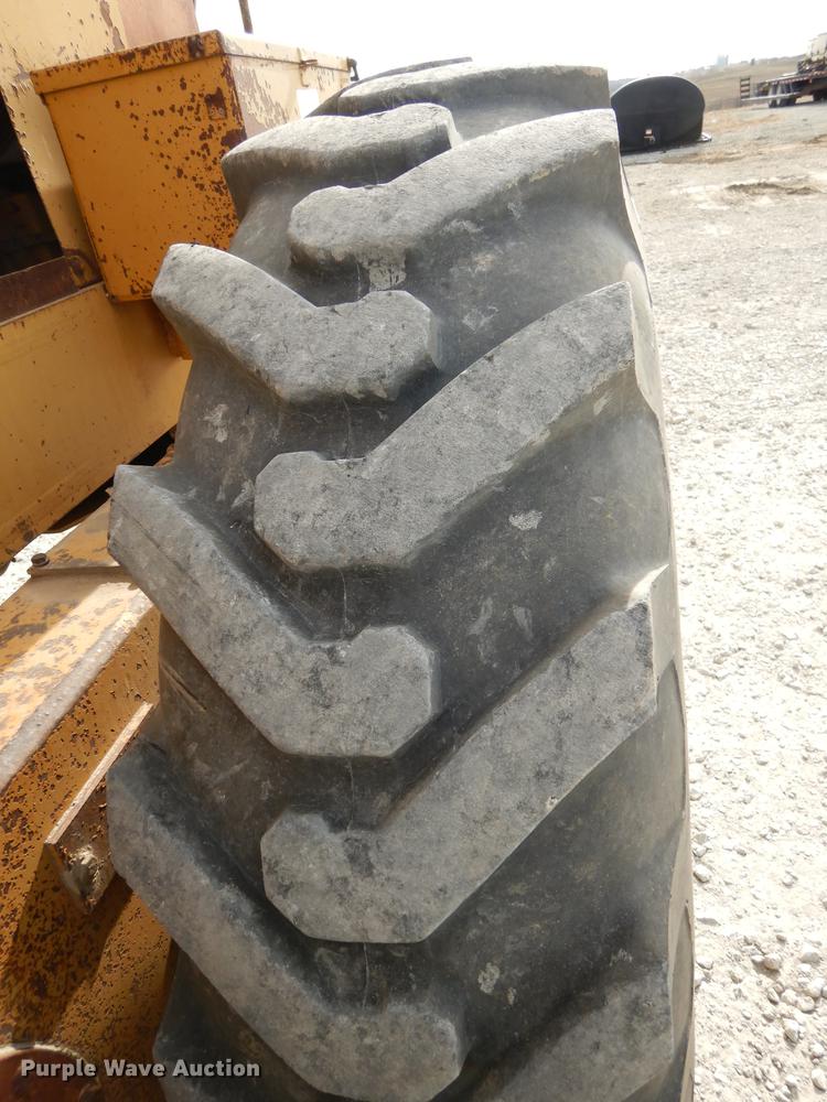 image for item J5613 1983 Fiat-Allis FG95 rigid frame motor grader