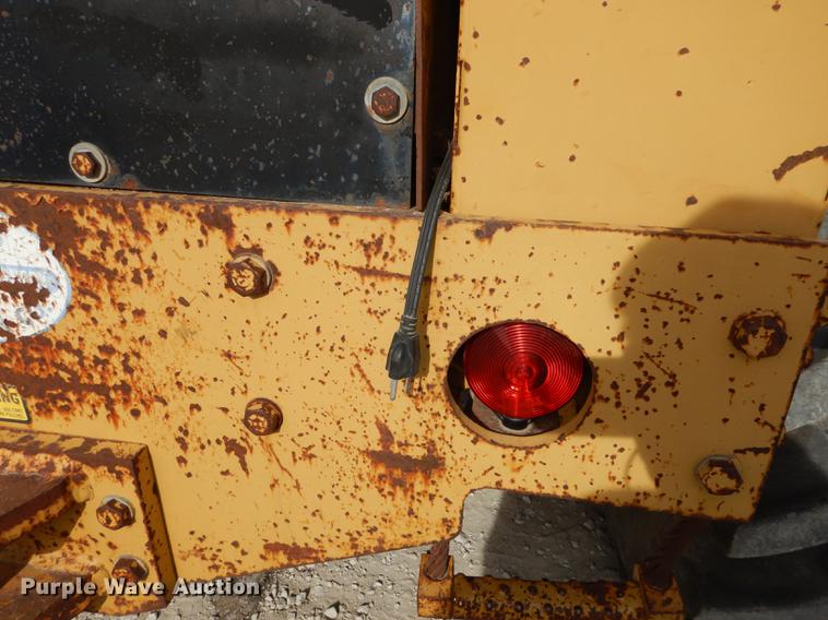 image for item J5613 1983 Fiat-Allis FG95 rigid frame motor grader